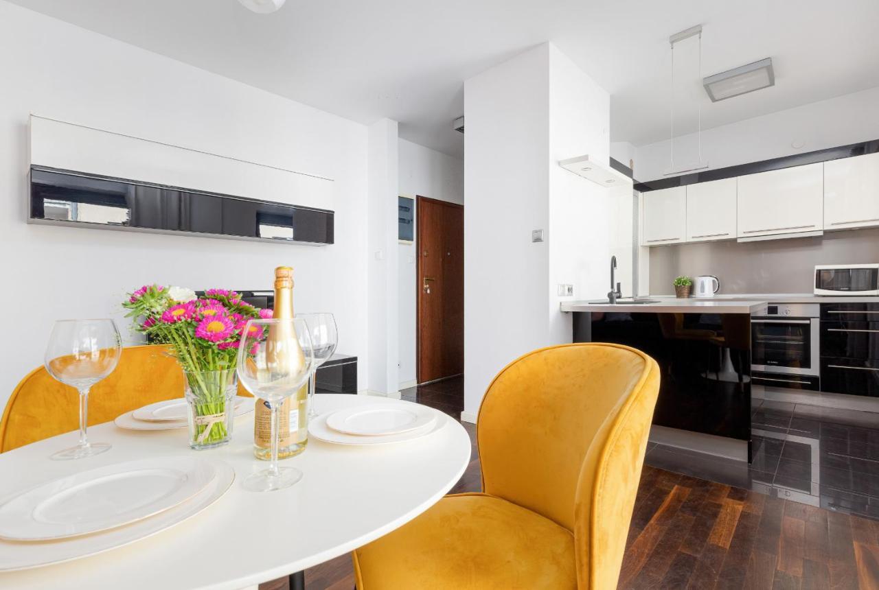Residence On Wspolna Str. Apartment Warsaw By Renters Екстер'єр фото