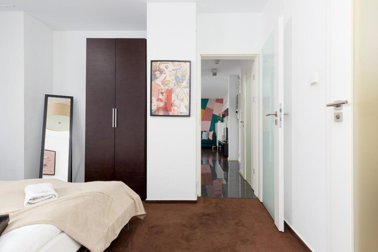 Residence On Wspolna Str. Apartment Warsaw By Renters Екстер'єр фото
